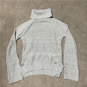 Hollister Grey Turtleneck Lightweight Sweater Size XS